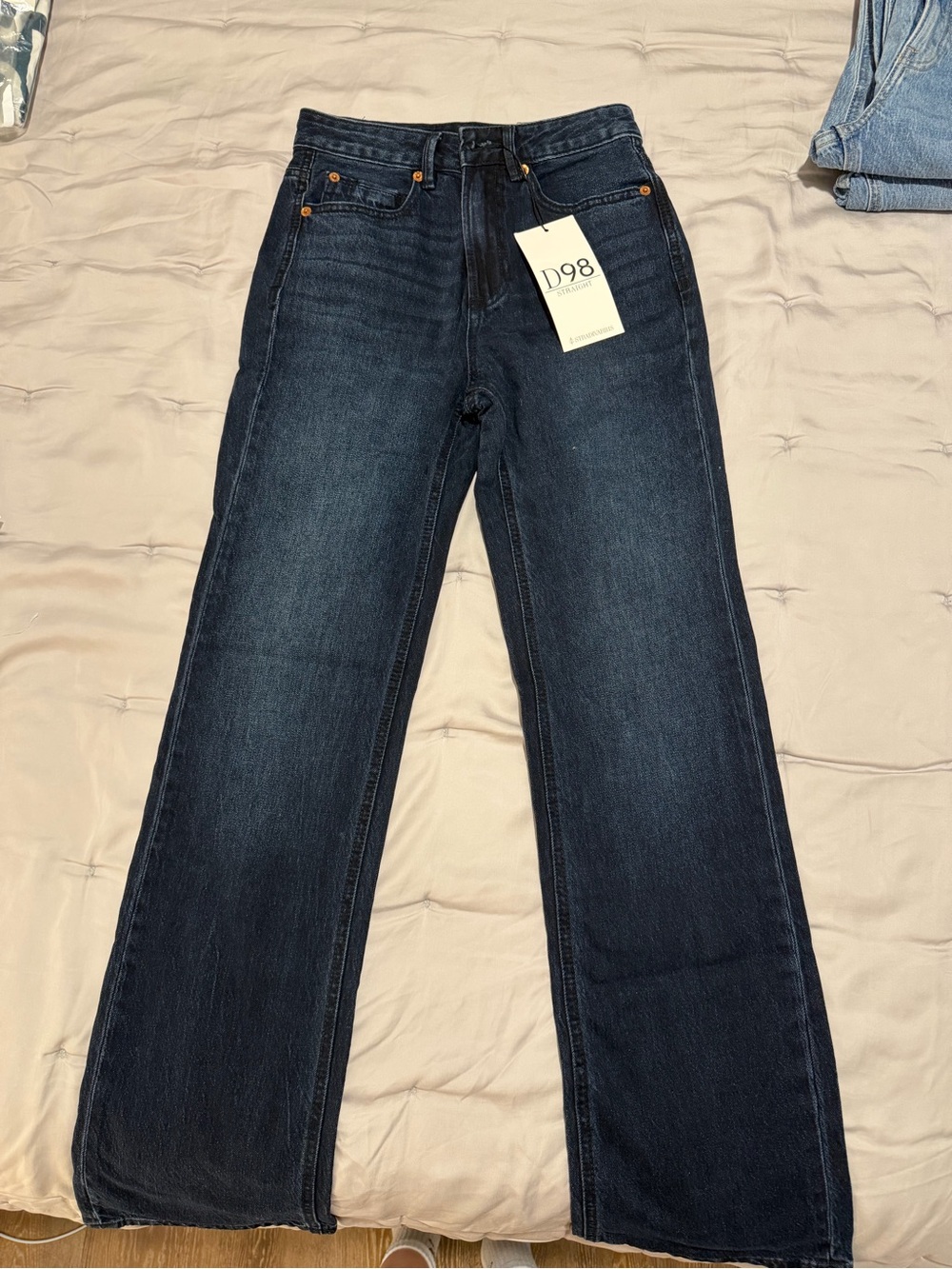 NWT — Stradivarius D98 Dark Indigo Straight-Leg Jeans